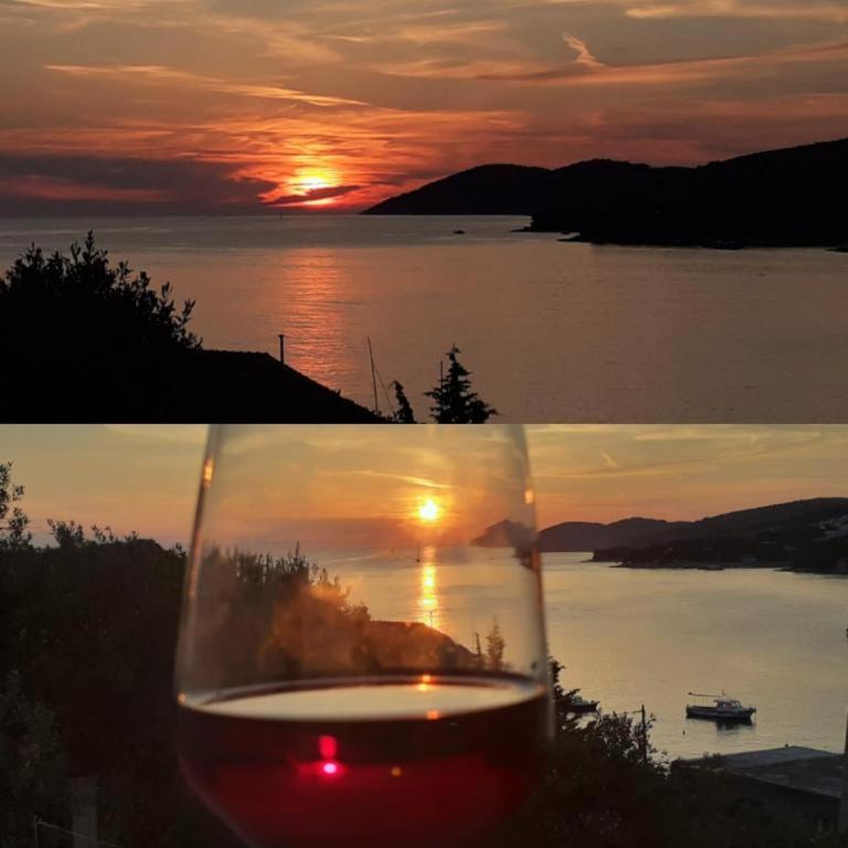 Sunset House With Seaview Lägenhet Hvar Town Exteriör bild